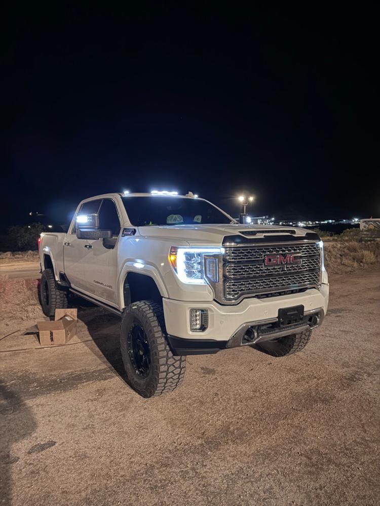 S-Series Cab Lights | 2020-2025 Chevy Silverado & GMC Sierra 2500/3500 - Customer Photo From Nathan Pierce