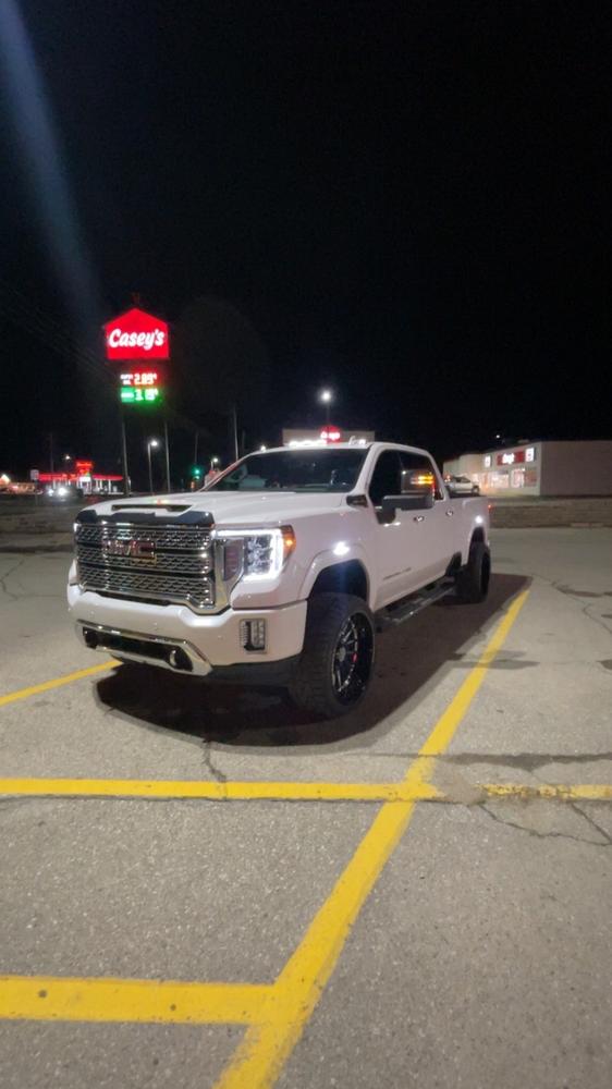 S-Series Cab Lights | 2020-2025 Chevy Silverado & GMC Sierra 2500/3500 - Customer Photo From Noah Thompson