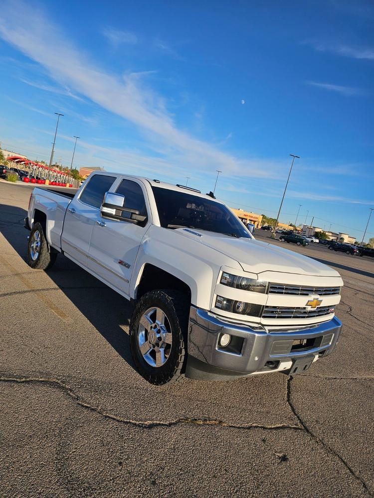 S-Series Cab Lights | 2015-2019 Chevy Silverado & GMC Sierra 2500/3500 - Customer Photo From Gerardo Montes