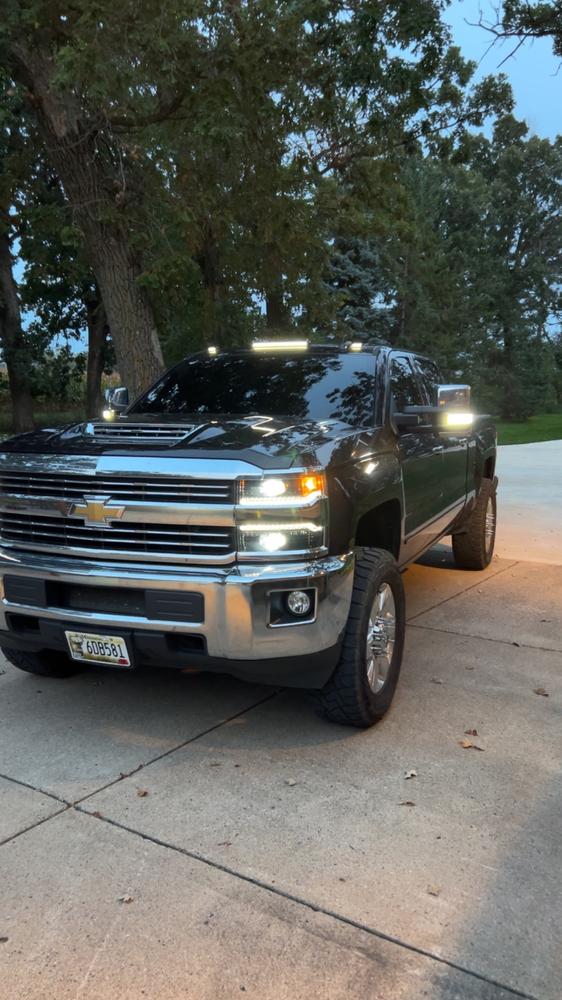S-Series Cab Lights | 2015-2019 Chevy Silverado & GMC Sierra 2500/3500 - Customer Photo From Talan Duden