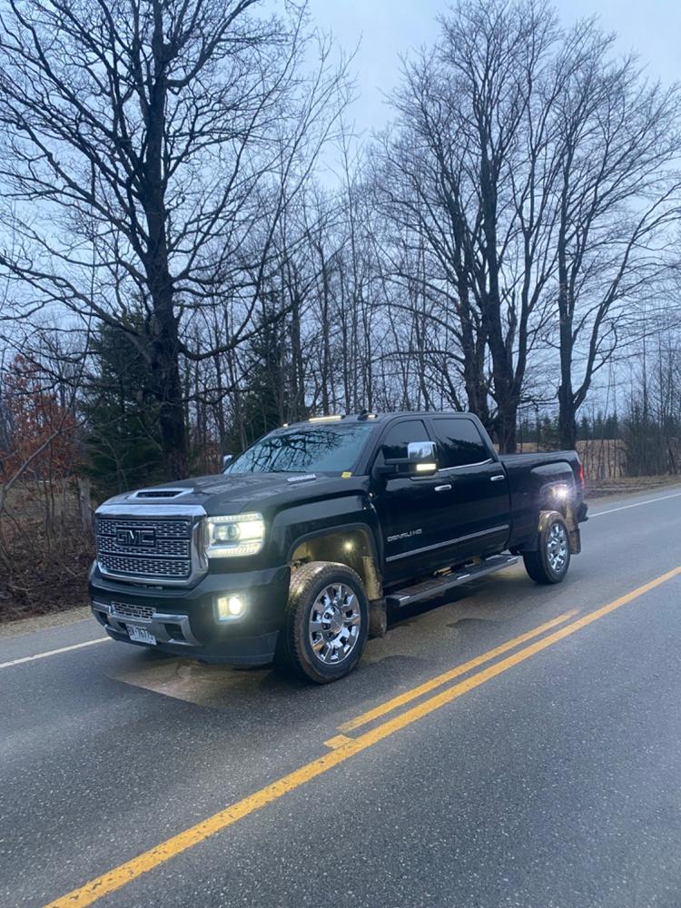 S-Series Cab Lights | 2015-2019 Chevy Silverado & GMC Sierra 2500/3500 - Customer Photo From Jacob McQueen