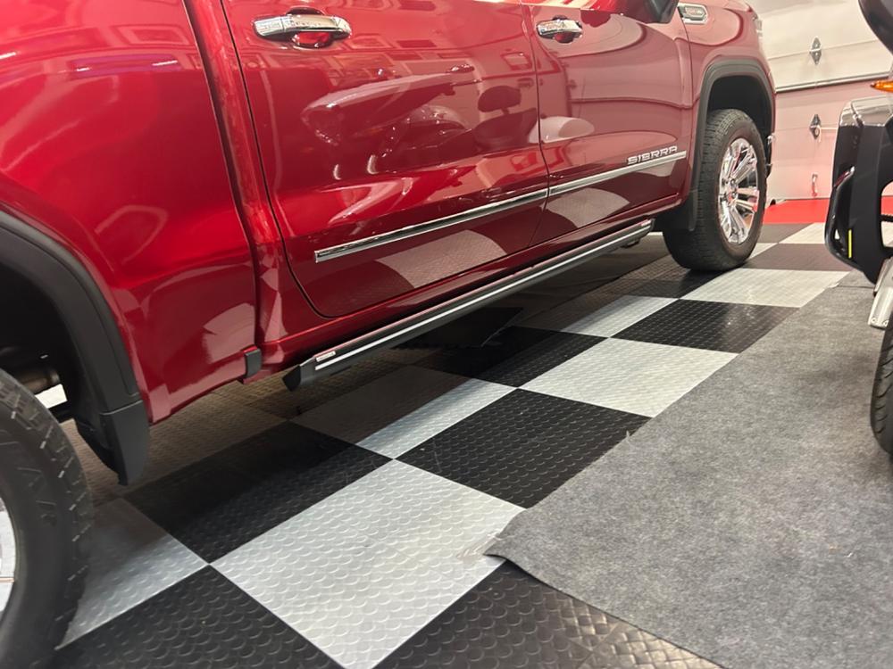 Lumastep M2 Powered Light Up Running Boards | 2019-2025 Chevy Silverado & GMC Sierra 1500 - Customer Photo From Michael George