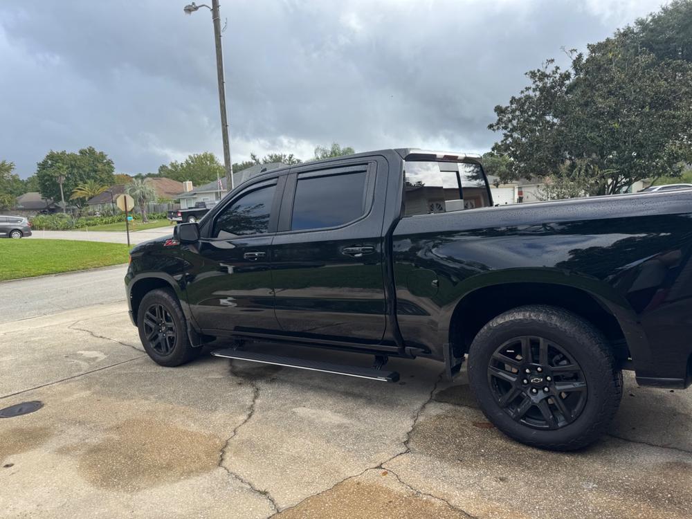 Lumastep M2 Powered Light Up Running Boards | 2019-2026 Chevy Silverado & GMC Sierra 1500 - Customer Photo From christopher antonucci