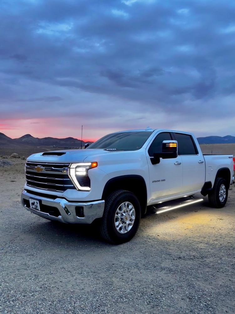Lumastep M2 Powered Light Up Running Boards | 2020-2026 Chevy Silverado & GMC Sierra 2500/3500 - Customer Photo From Alejandra Aguilar