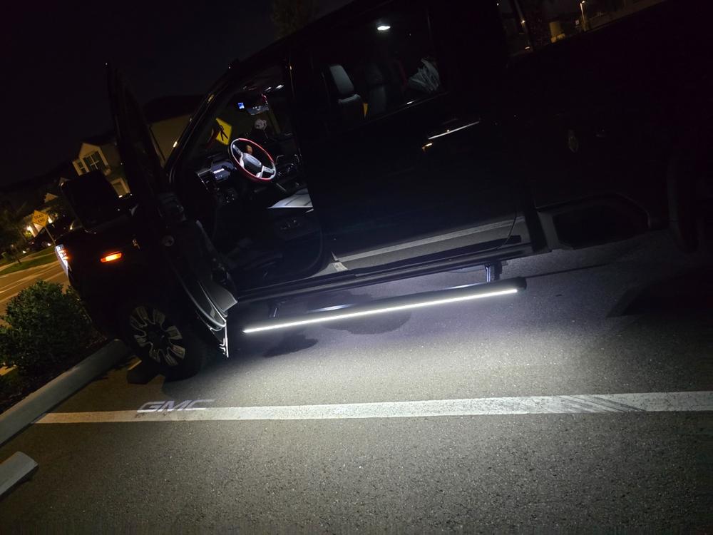 Lumastep M2 Powered Light Up Running Boards | 2020-2026 Chevy Silverado & GMC Sierra 2500/3500 - Customer Photo From Kalistor Philip