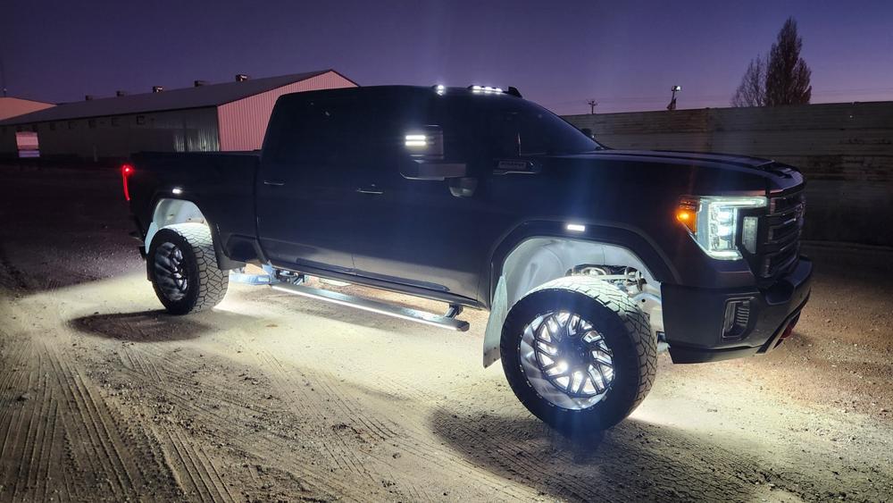 Lumastep M2 Powered Light Up Running Boards | 2020-2026 Chevy Silverado & GMC Sierra 2500/3500 - Customer Photo From Heber Fischer