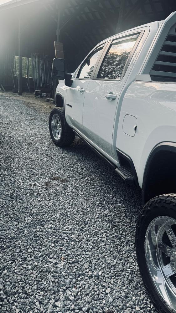 Boost Auto Powered Running Boards | 2020-2025 Chevy Silverado & GMC Sierra 2500/3500 - Customer Photo From Chuck Crawford