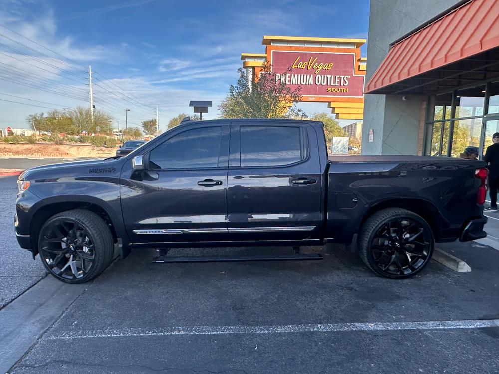 Boost Auto Powered Running Boards | 2019-2026 Chevy Silverado & GMC Sierra 1500 - Customer Photo From Antione Little