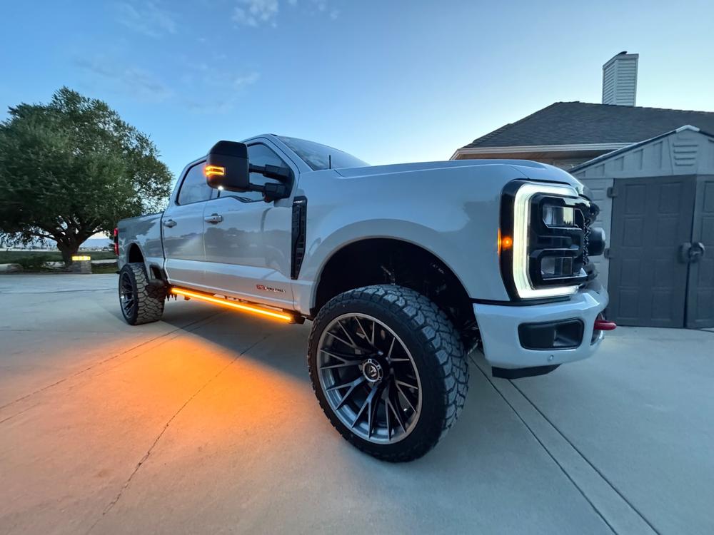 Lumastep M2 Powered Light Up Running Boards | 2023-2025 Ford F250/F350 Superduty - Customer Photo From Dustin Downs