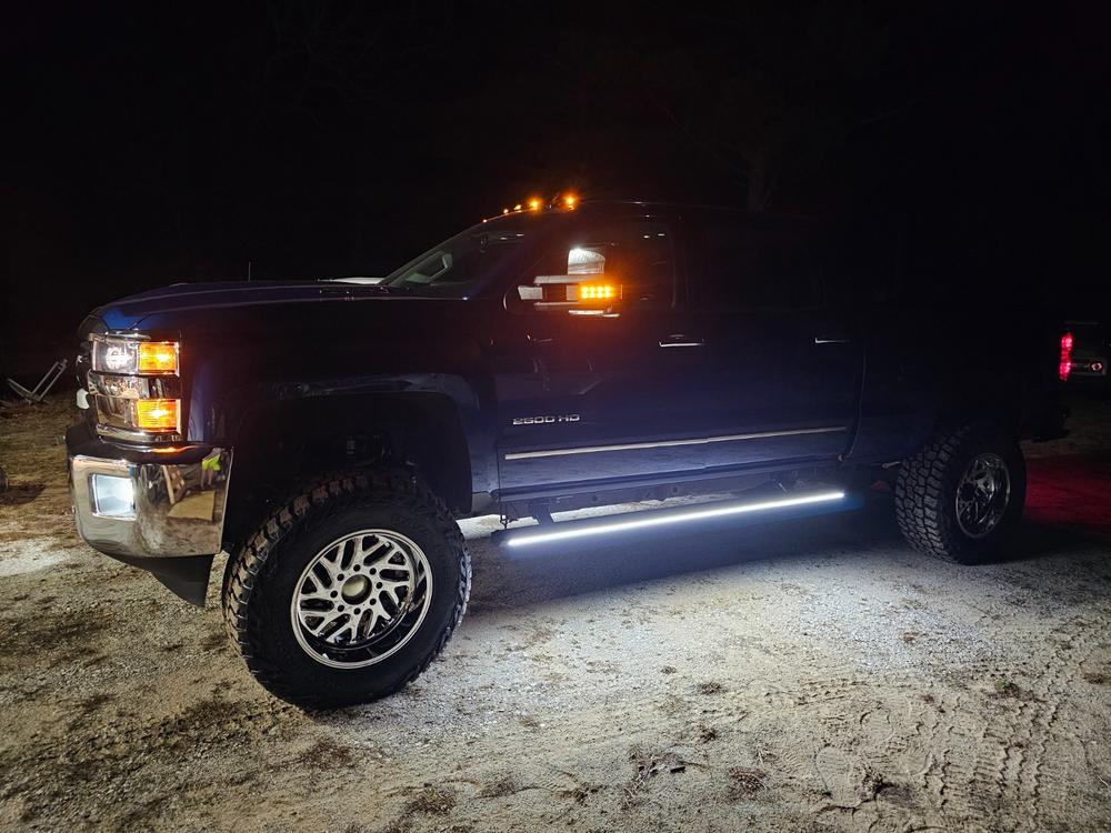Lumastep M2 Powered Light Up Running Boards | 2014-2019 Chevy Silverado & GMC Sierra - Customer Photo From Joe Prys