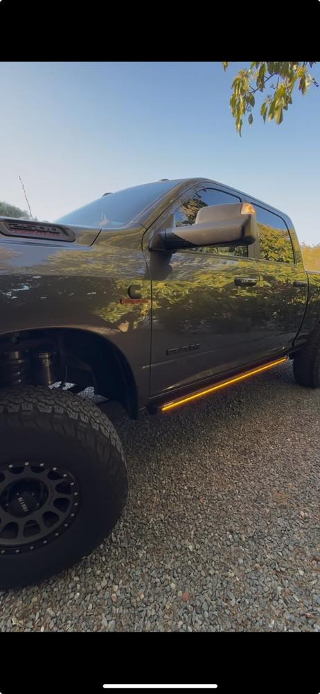Lumastep M2 Powered Light Up Running Boards | 2019-2025 Dodge Ram 2500/3500 - Customer Photo From Adriana Osorio