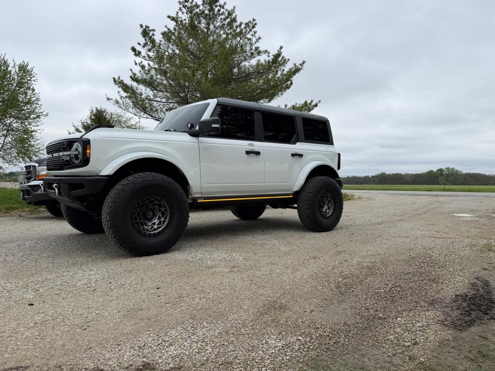 Lumastep M2 Powered Light Up Running Boards | 2021-2026 Ford Bronco - Customer Photo From KJ Bradford