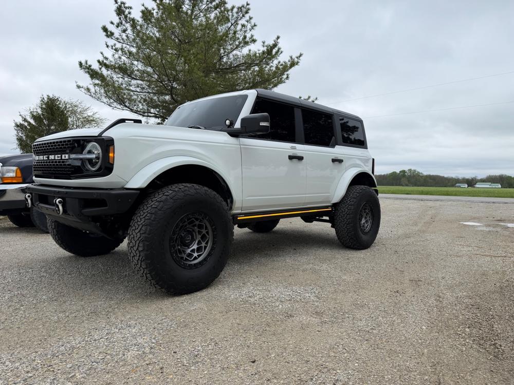 Lumastep M2 Powered Light Up Running Boards | 2021-2026 Ford Bronco - Customer Photo From KJ Bradford