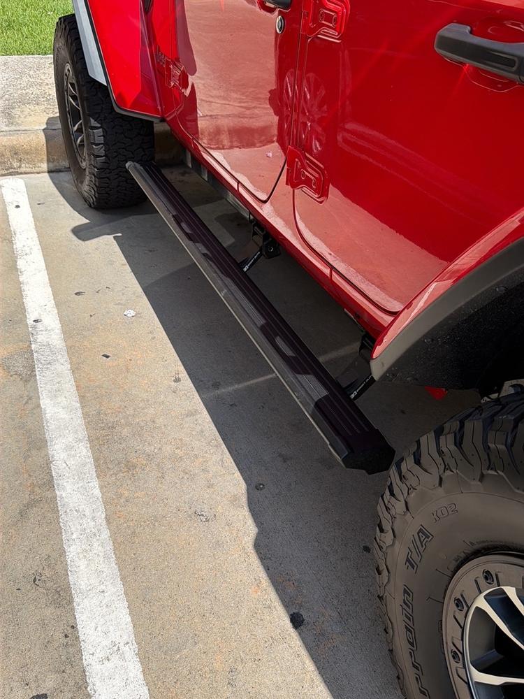 Lumastep M2 Powered Light Up Running Boards | 2018-2026 Jeep Wrangler JLU - Customer Photo From Saril Thankappan