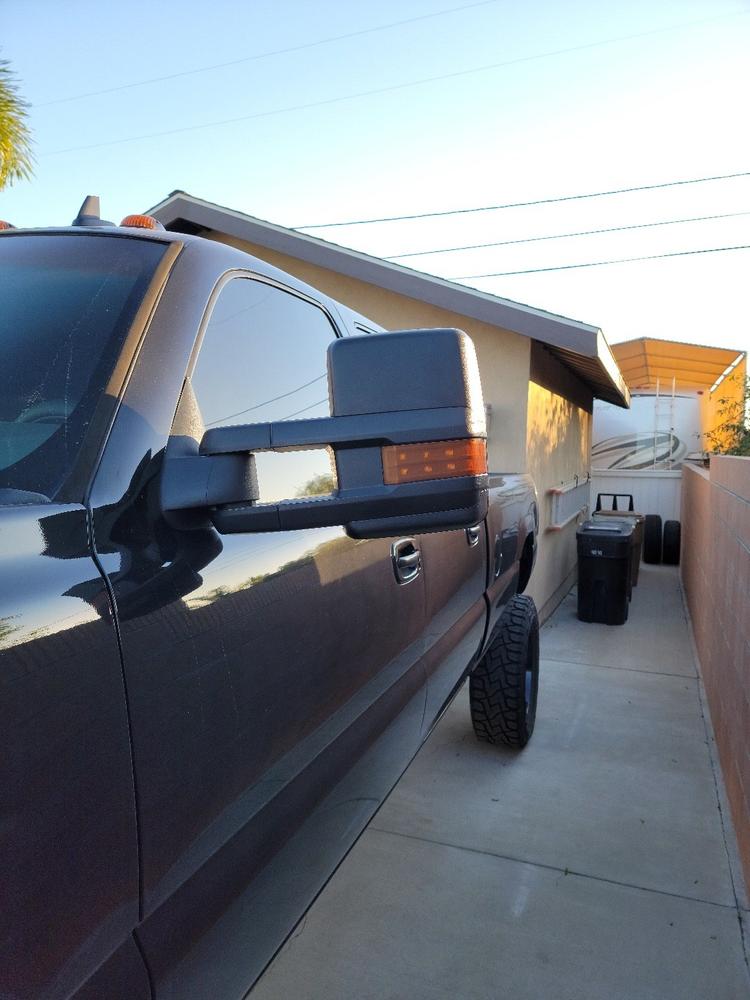 GM Tow Mirror Upper Glass (2015 Style) - Customer Photo From David Gomez