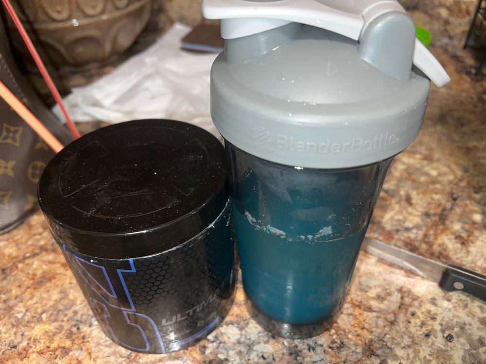 BlenderBottle Classic Reviews at Muscle & Strength