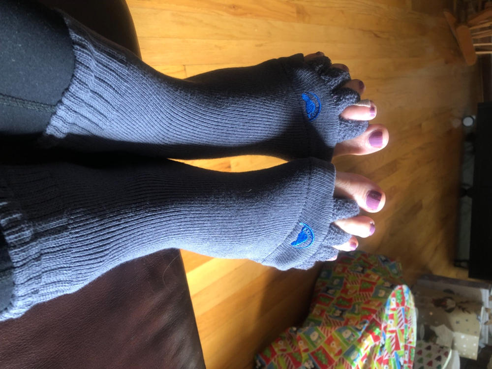 Charcoal Color Foot Alignment Socks - Customer Photo From Anonymous