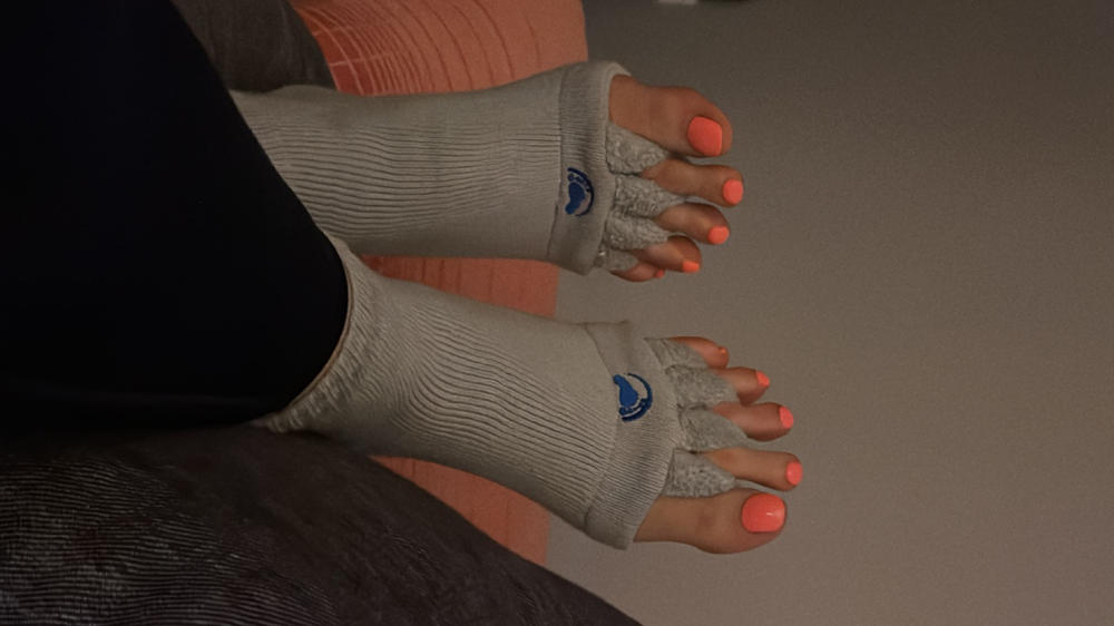 Charcoal Color Foot Alignment Socks - Customer Photo From Jacqui Le Vieux