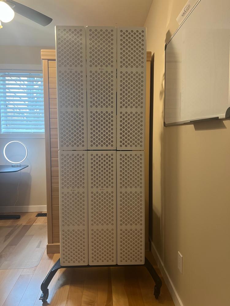 Kala Red Light Quad Panel - Customer Photo From Pierre Bedard