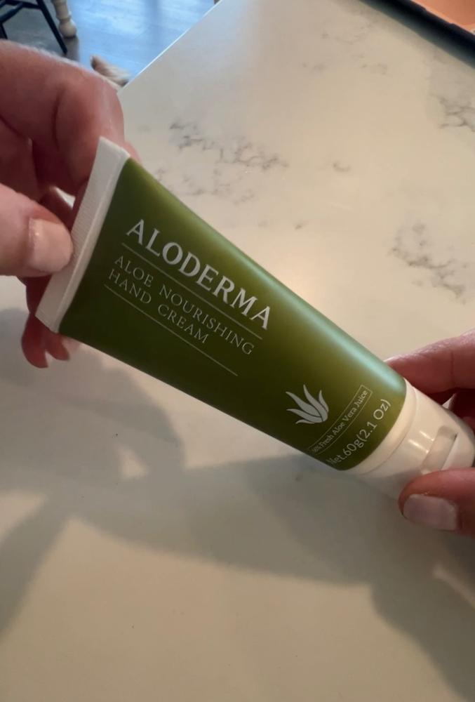 Aloe Nourishing Hand Cream - Customer Photo From Shannon Scalise