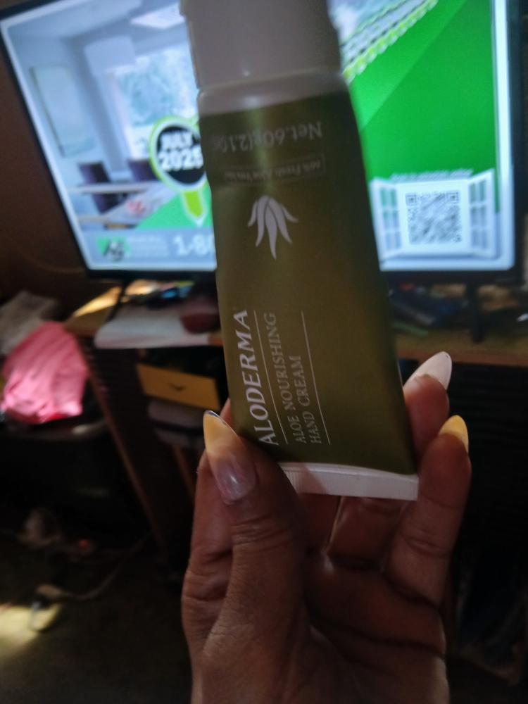 Aloe Nourishing Hand Cream - Customer Photo From Menola Miller