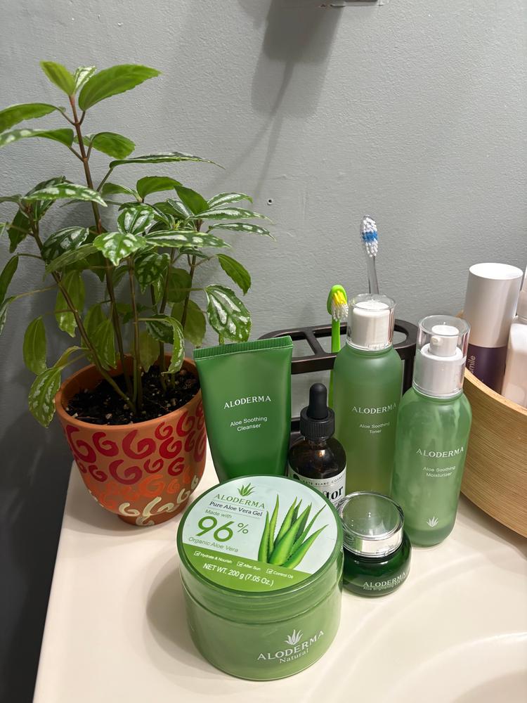 Aloe Soothing Toner - Customer Photo From Emily McVickers
