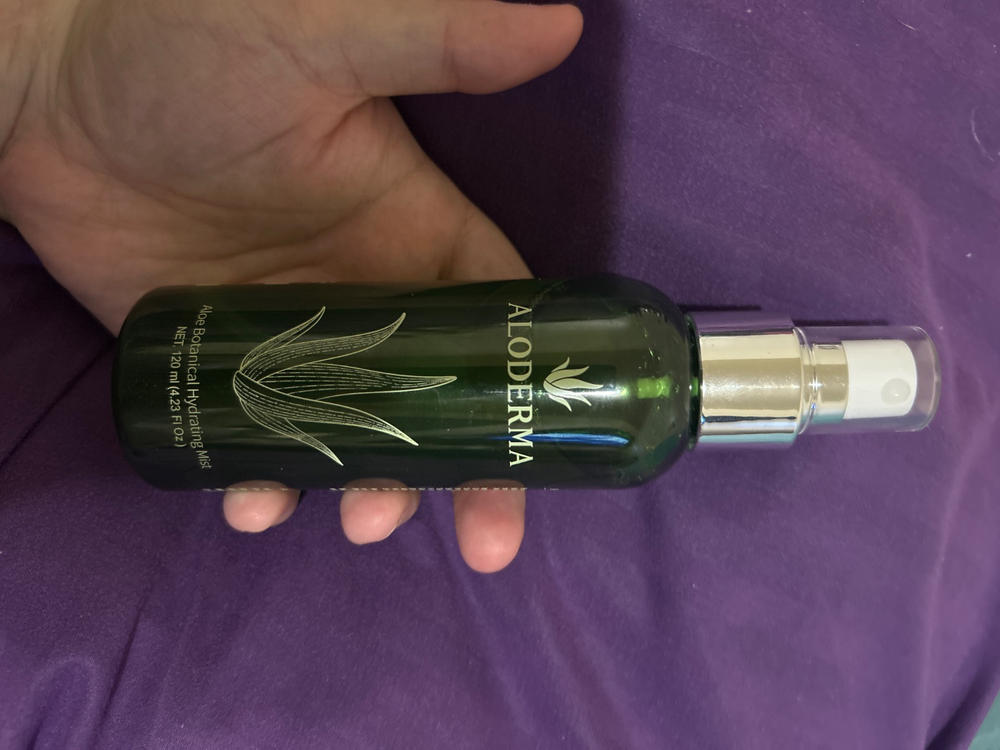 Aloe Botanical Hydrating Mist - Customer Photo From Jordan Beasley