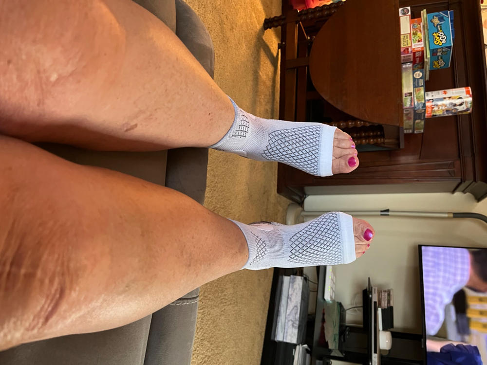 Neuropathy Socks | Compression Toeless Foot Pain Relief Sleeves for Diabetics and Peripheral Treatment - Customer Photo From Holly Huntley