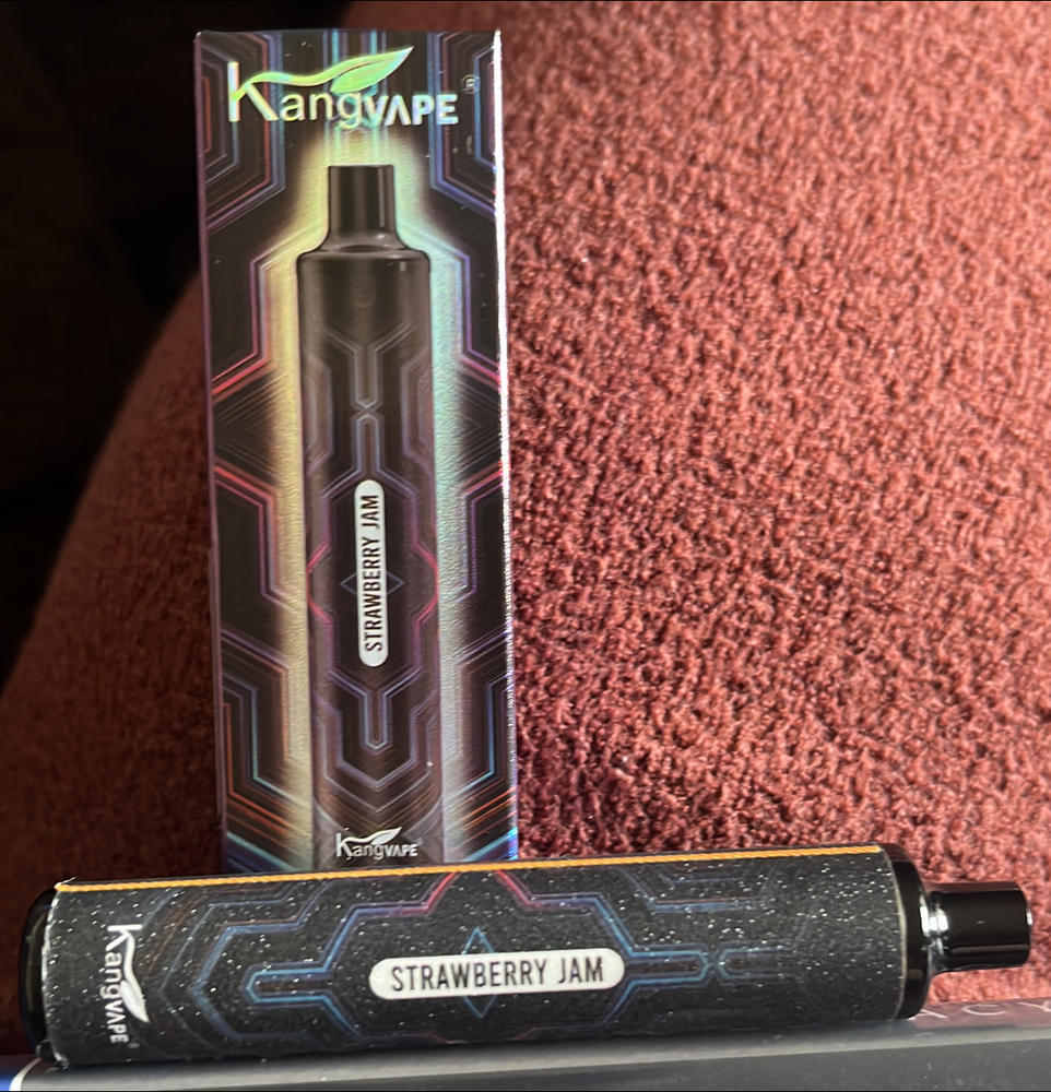 KangVAPE REVOLUTION R7 Disposable Vape - Customer Photo From Rachel Brown 