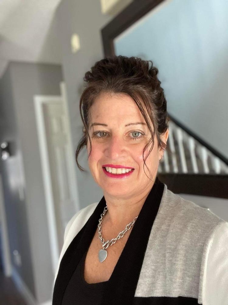 4 in 1 Hairline Powder for Thinning Hair + Root Touch Up 7.5g - Customer Photo From Sheri Mahnke