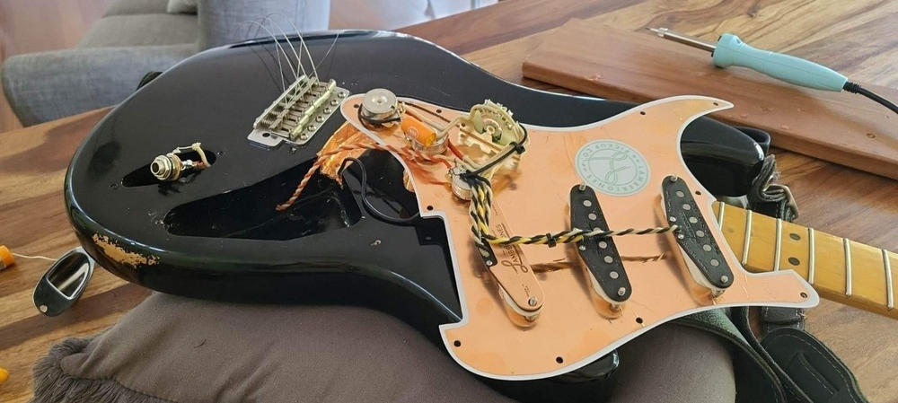 Stratocaster Loaded Pickguard - Customer Photo From Fabien A.