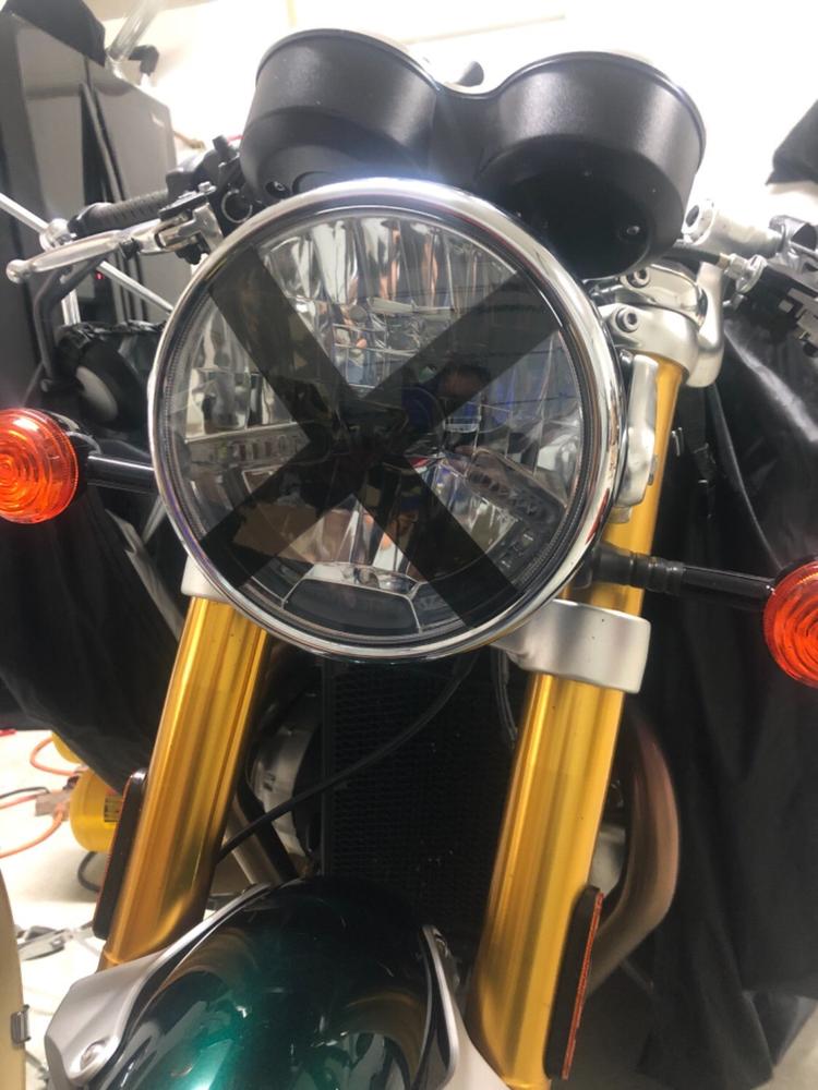 Triumph Universal Cafe Racer X Headlight Film (8") - Customer Photo From Robert García Blanco