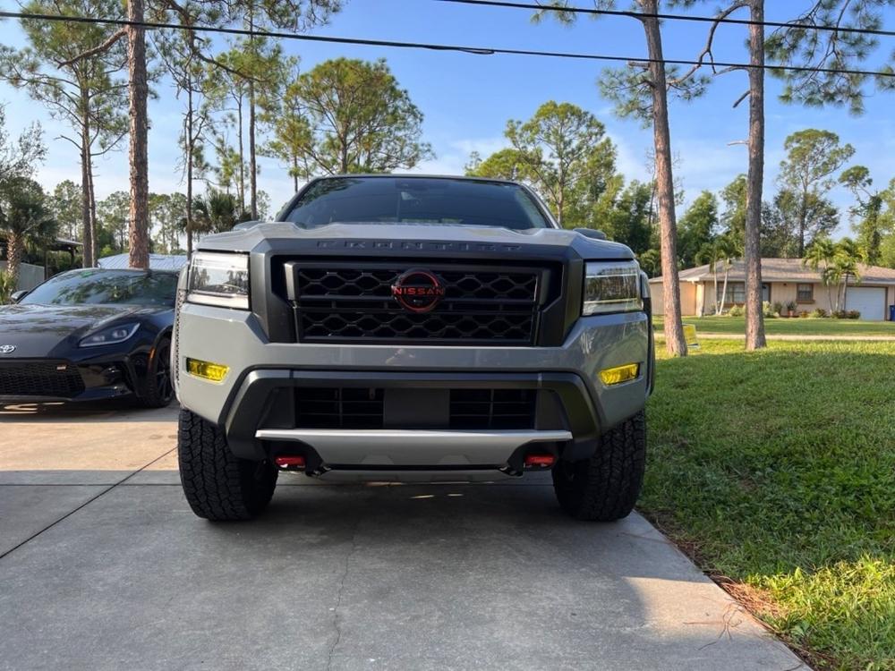 Nissan Frontier Pro 4X (2022+  ) Fog Light Covers - Customer Photo From Ernesto Rijavec