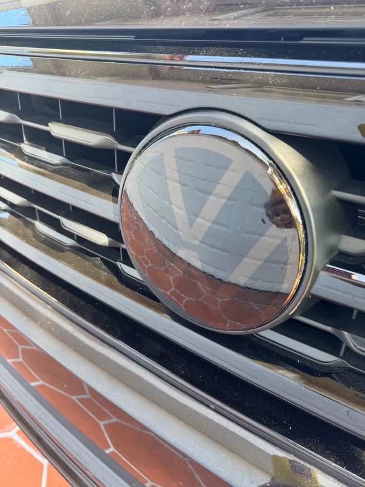 VW Atlas Cross Sport (2020+  ) Emblem Covers - Customer Photo From Cristiane Botelho