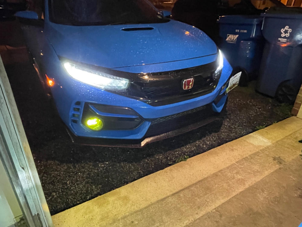Honda Civic Hatchback/ FK8 Type R (16-21) Fog Light Covers - Customer Photo From Carlos Otero Jr