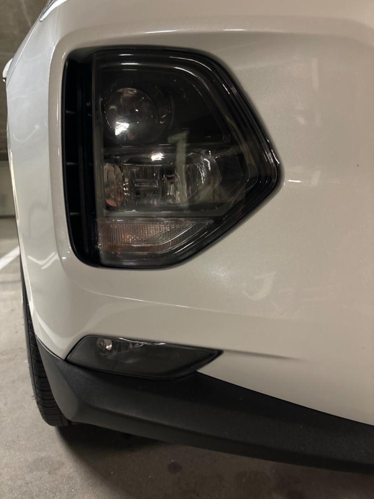 Hyundai Santa Fe (19-20) Headlight Covers - Customer Photo From Felix Ramos