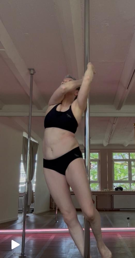 Halter sports bra Lisette - Customer Photo From Kai Prüfer