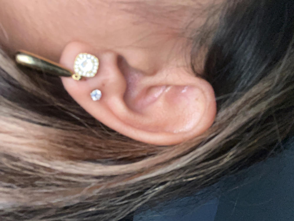 Ruth 18k White Gold Halo Stud Earrings with Round Cut Crystals - Customer Photo From Lorena S.