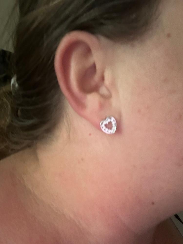 Ainsley 18k White Gold Plated Heart Earrings with Crystals - Customer Photo From Kennedi