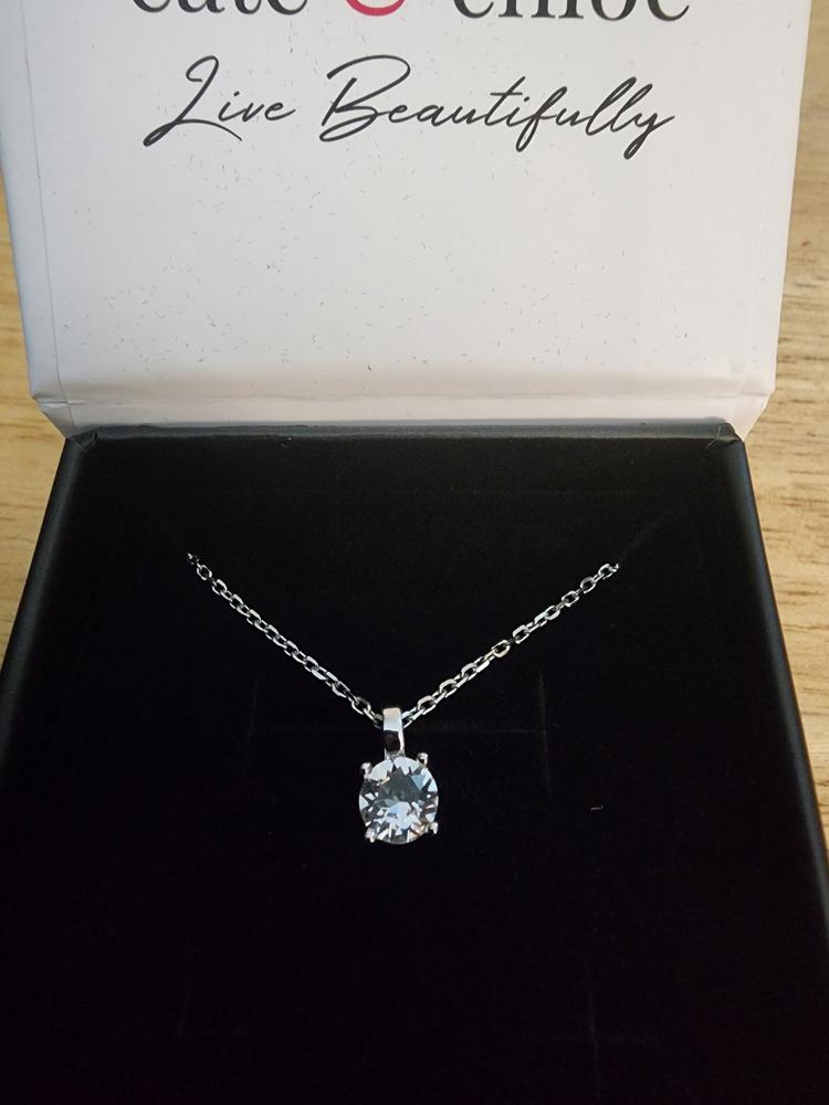 Araylia "Strong" 18k White Gold Plated Necklace with Solitaire Round Cut Swarovski Crystal - Customer Photo From Vi