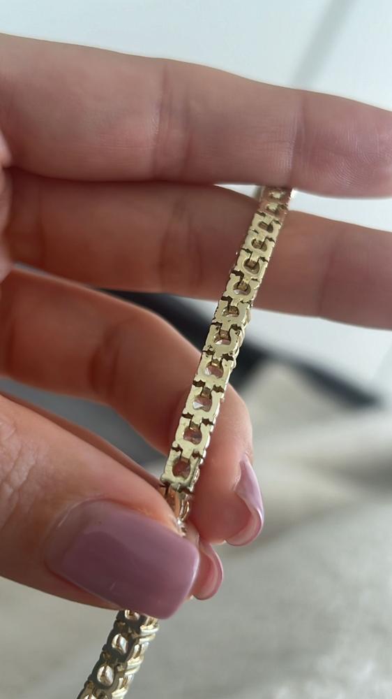 Olivia 18k White Gold Plated Tennis Bracelet with Simulated Cubic Zirconia Crystals - Customer Photo From Fernando G.