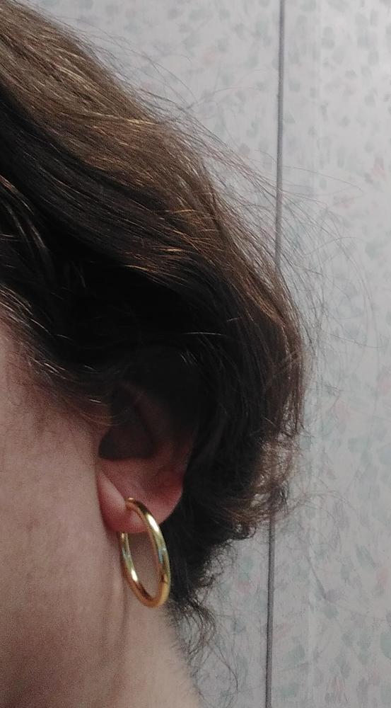 Amy Hoop Earrings - Yellow Gold Plated Hoop Earrings - Customer Photo From Lilly 