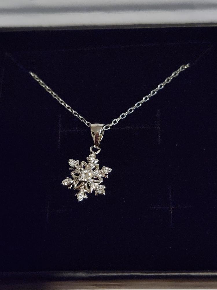 Sunny 18k White Gold Plated Crystal Necklace - Customer Photo From Snowflake