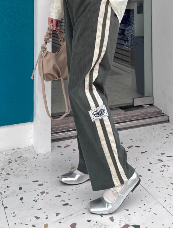 Japanese Corduroy Straight Sweatpants - Customer Photo From feliciayoung