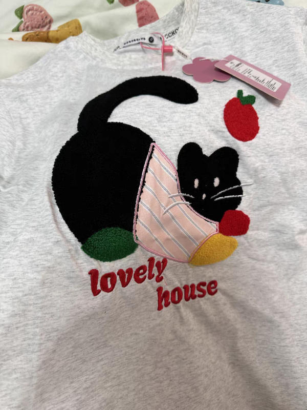 Cute Cat Towel Embroidered T-Shirt - Customer Photo From Muniz
