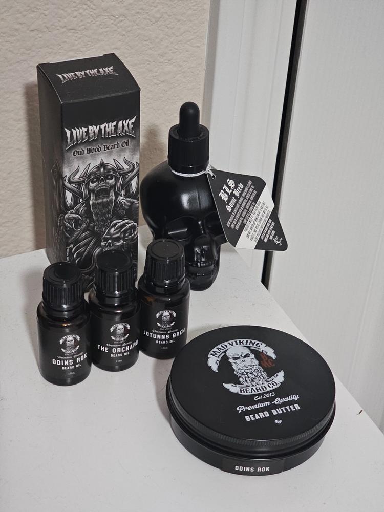 LIVE BY THE AXE BEARD OIL - Customer Photo From Daniel G.