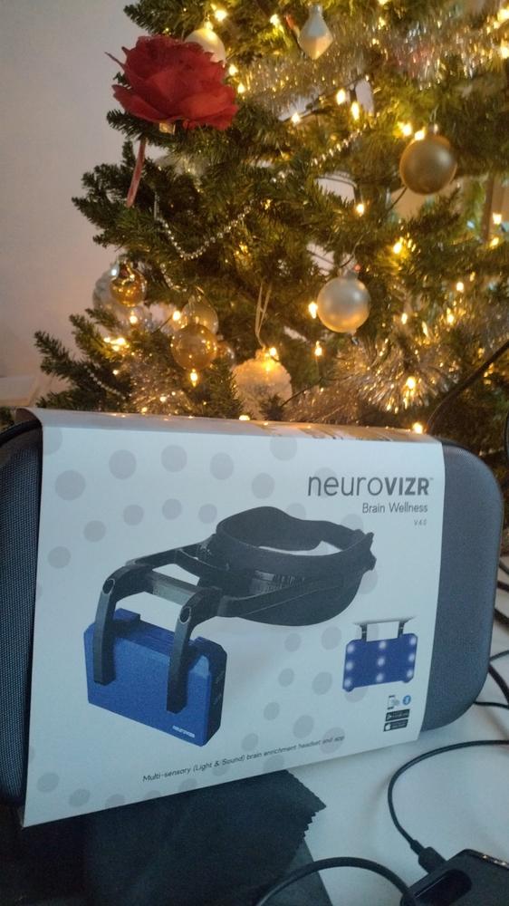 NeuroVIZR (Brain engagement and relaxation device) Deluxe package - Customer Photo From Oliver P.