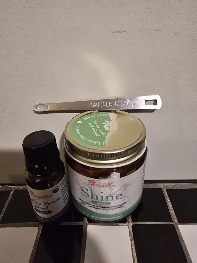 Shine—Remineralizing Tooth Whitening Powder with Hydroxyapatite - Customer Photo From Kimberly Marotta