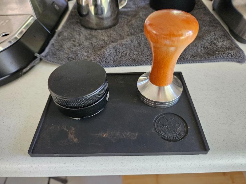 Black food grade silicone rubber corner tamping mat - Gaggia Classic size >