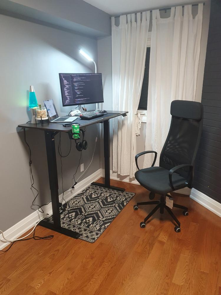 Ergo2 Series Standing Desk - Customer Photo From Andrii Yanechko